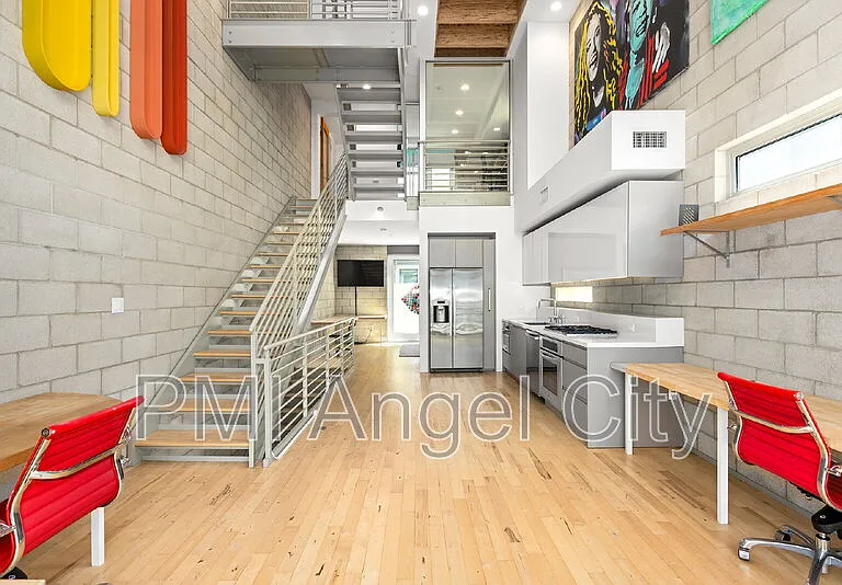 3450 Cahuenga Blvd W #607 — Photo 1