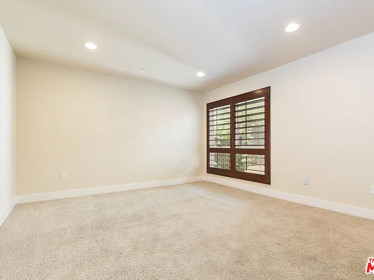 7249 Franklin Ave #201 — Photo 16