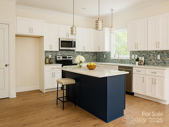 4th image of 13715 Circle Dr