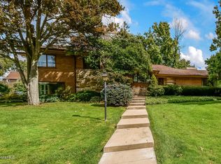 150 Park Hills Dr SE, Grand Rapids, MI