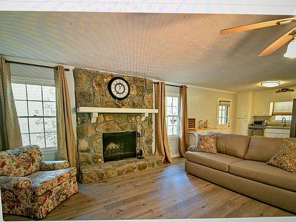 5th image of 508 River Lakeside Ln
