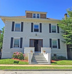 23 Bedlow Ave APT 1R, Newport, RI, 02840