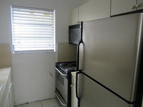 5th image of 734 Meridian Ave APT 2