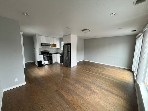 4th image of 1657 10th Ave #A