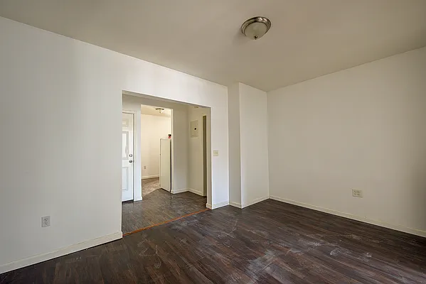 Rented by Benjamin Realty Since 1980 | media 3