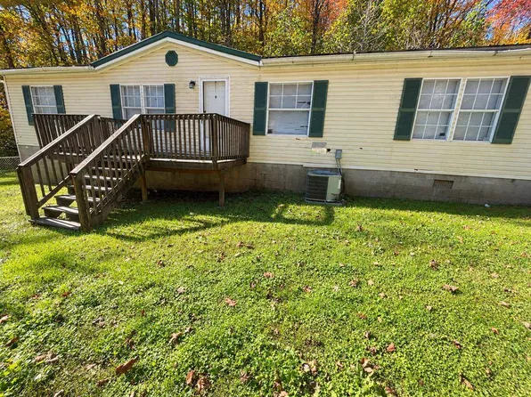 3855 Short Creek Rd, Racine, WV 25165