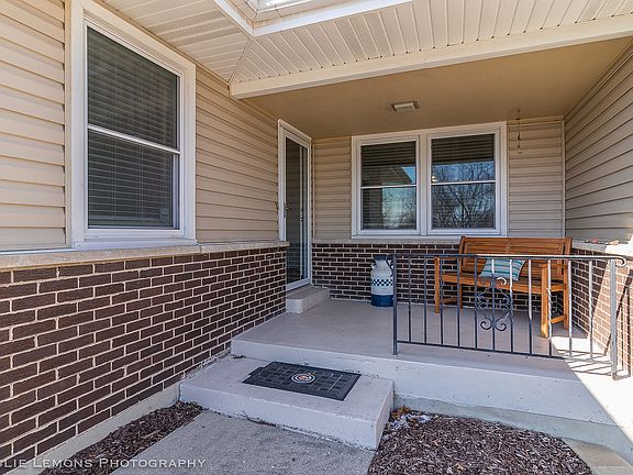 2nd image of 3S174 Shagbark Ln