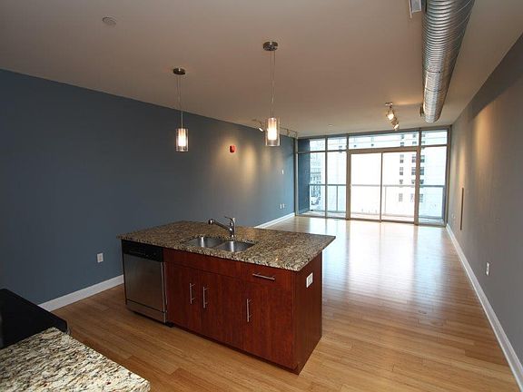 3rd image of 100 E Gay St Unit 506