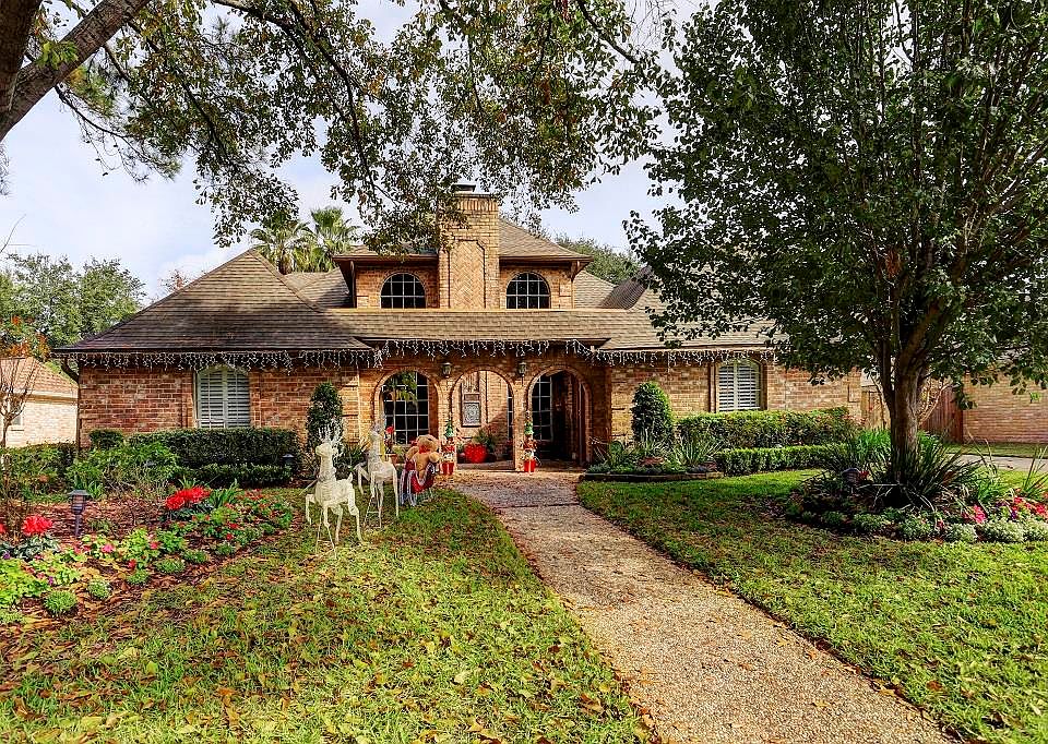 2nd image of 1623 Fall Valley Dr