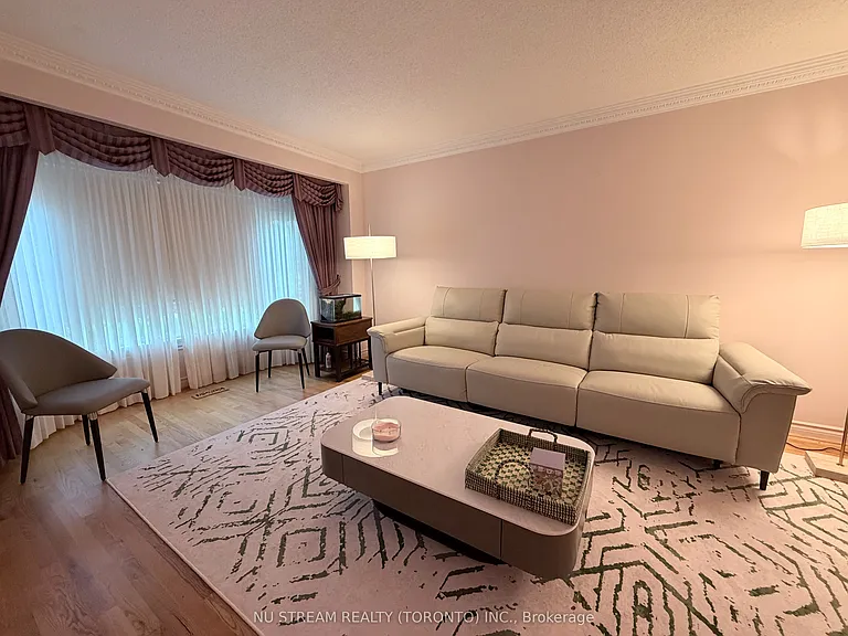 8 Roverdale Ct — Photo 3