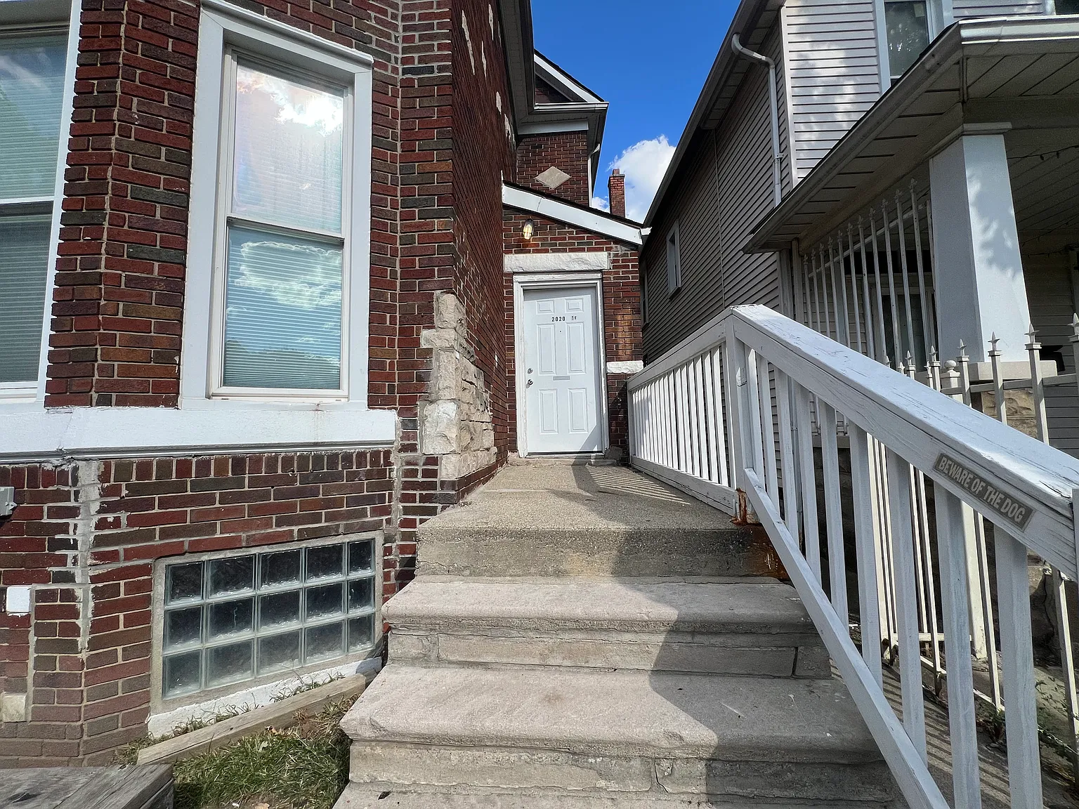 2 bed, 900 sqft, $1,225 — Photo 2