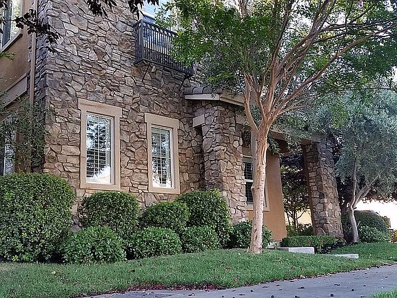 2nd image of 534 Stetson Dr