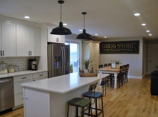 1719 Archer Ave, Marshall, IL 62441