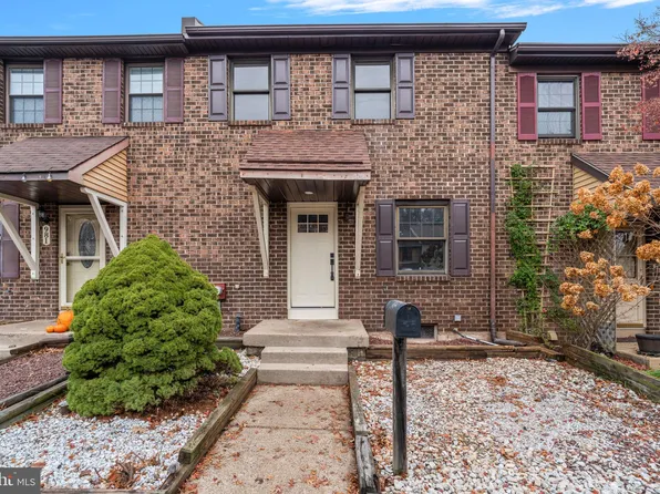 979 Gates Pl, Warminster, PA 18974