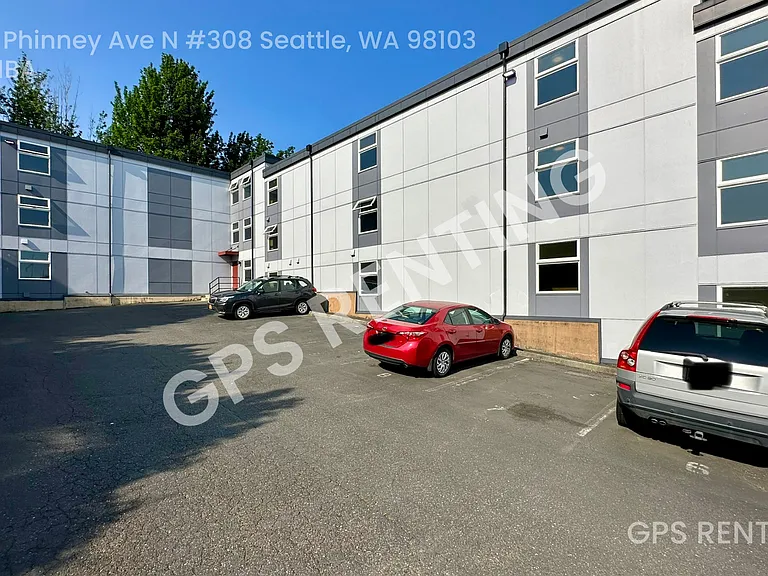 3661 Phinney Ave N #308 — Photo 2