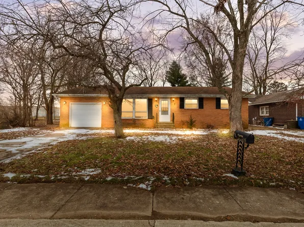 209 W Indiana St, Momence, IL 60954