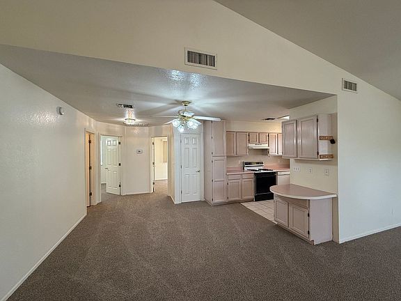 3rd image of 3932 Lindsey Ave