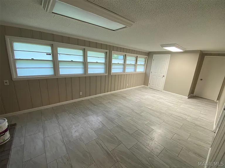 3540 Farwood Dr — Photo 17