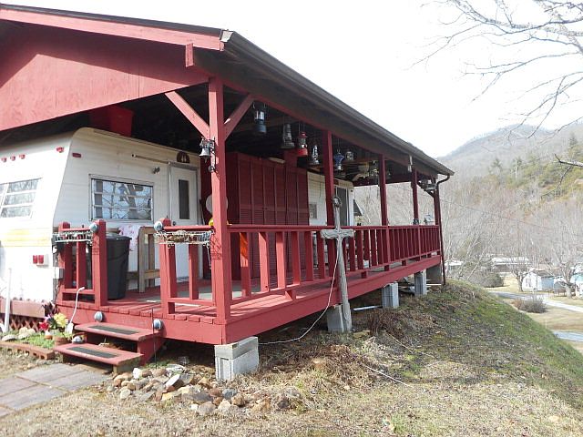 1st image of 306 Buttercup Ln