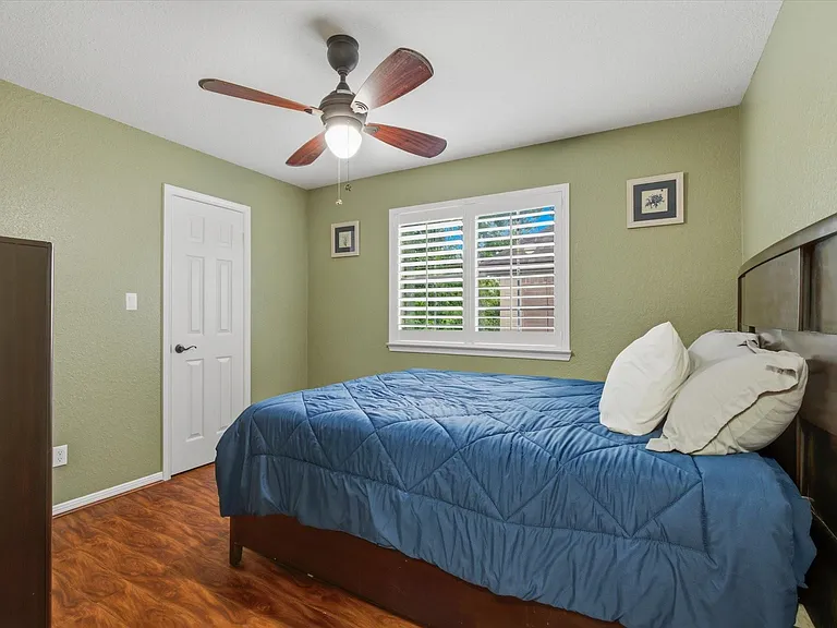 4704 Broadmoor Dr — Photo 20