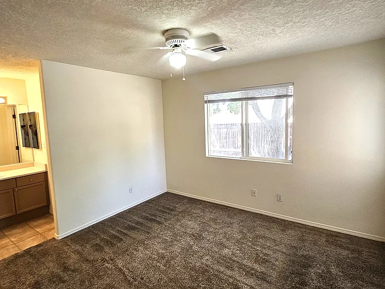 6905 Limestone Ave NE — Photo 6