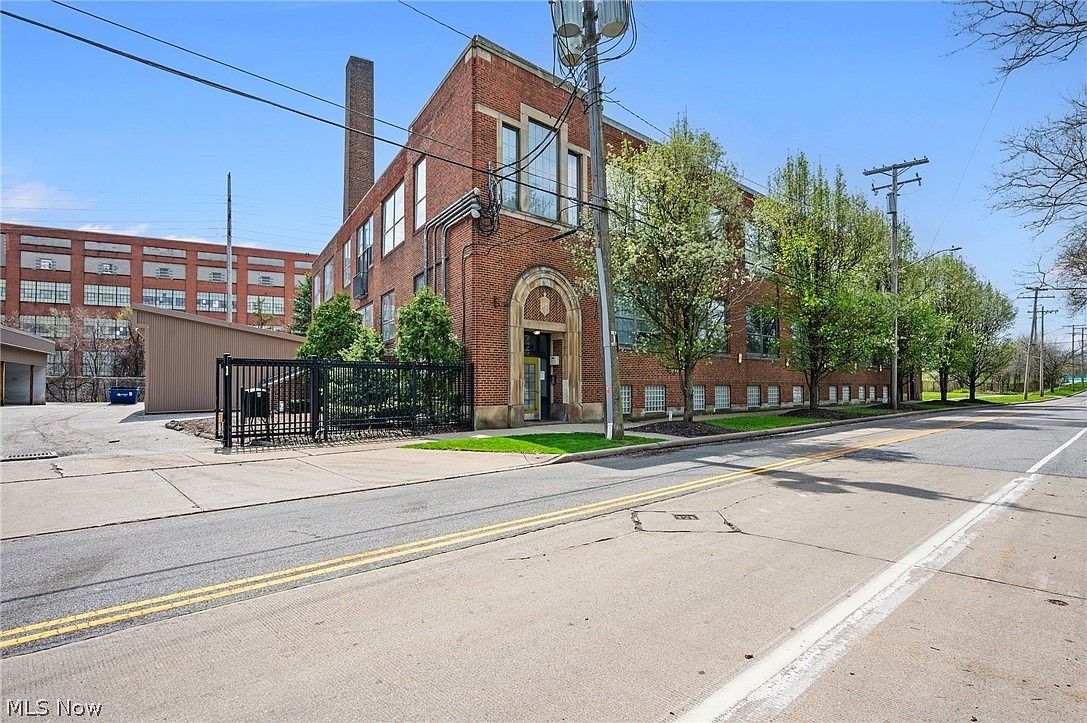 8205 Franklin Blvd APT 3, Cleveland, OH 44102 | MLS #5198798 | Zillow