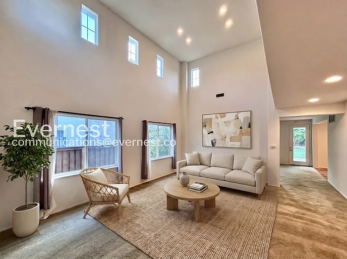 4 bed, 3.0 bath, 2800 sqft, $3,650 — Photo 3