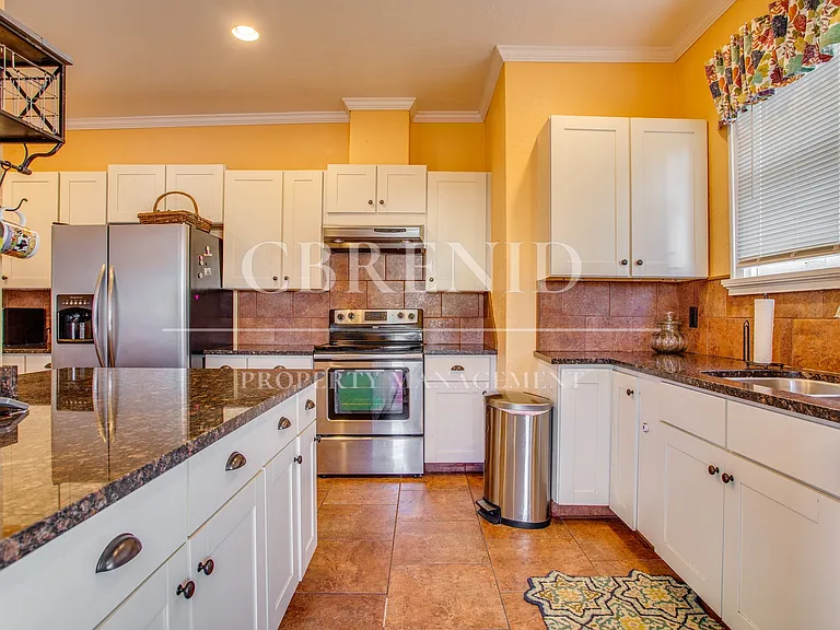 1214 W Maine St — Photo 15