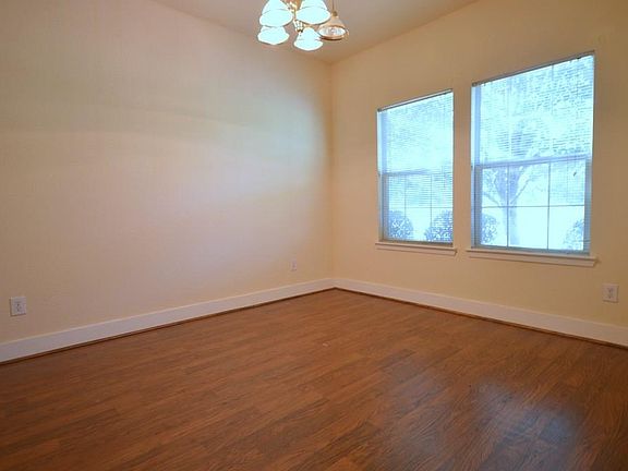 4th image of 10671 Cobblecreek Way