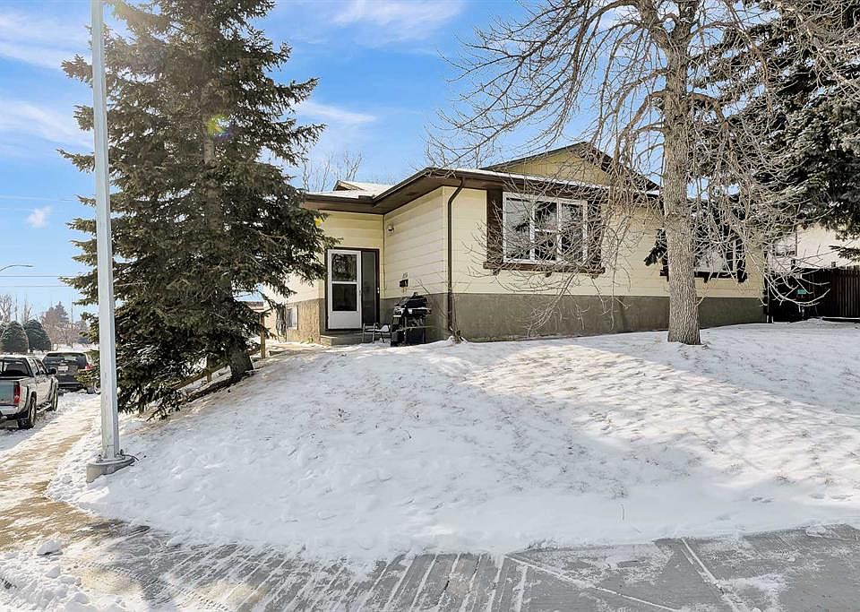 1st image of 116 N Huntwick Way NE