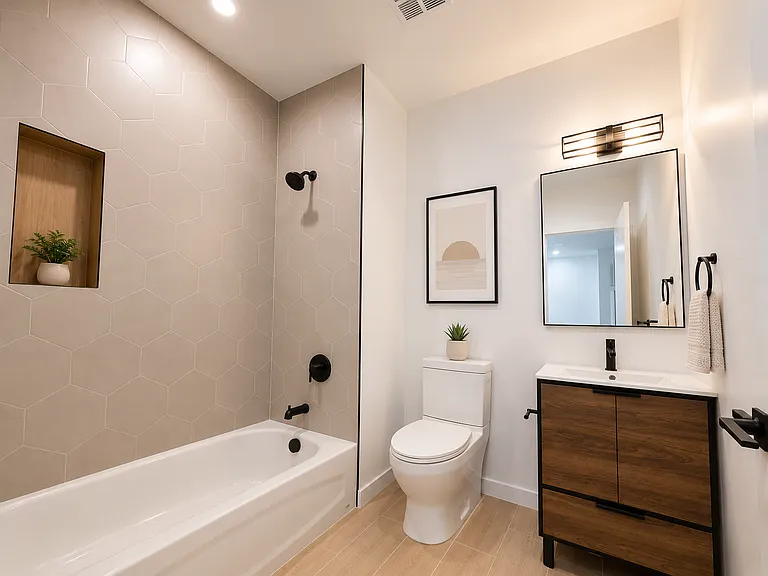 74 Webster St #5EE — Photo 3