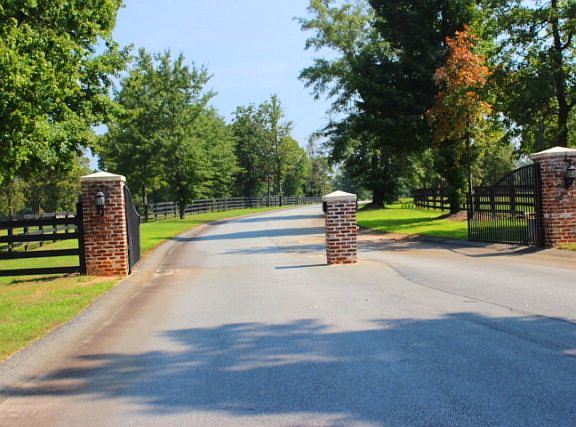 4th image of 439 Bridle Creek Trl