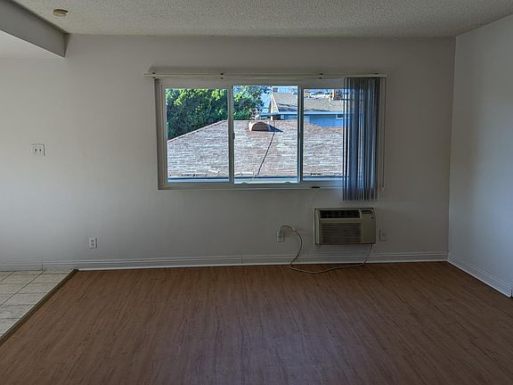 5th image of 315 S Pine St #F