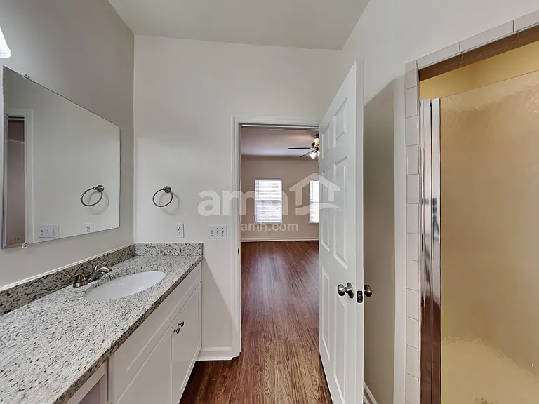1502 Halifax Dr — Photo 13