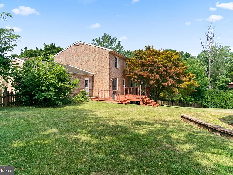 26 Princeton Pl — Photo 16