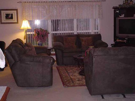 2nd image of 1001 NW 170th St