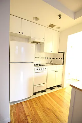 Rented by Keller Williams NYC | media 25