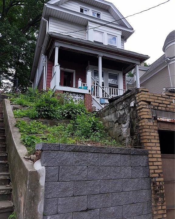 1st image of 487 McLean Ave