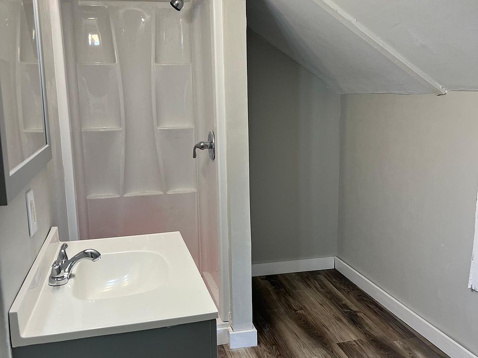 2nd image of 14 N A St #16-1/2