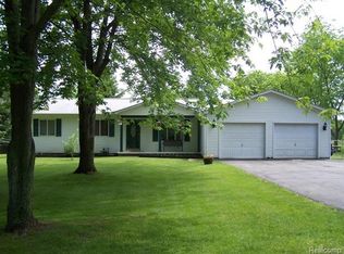 15291 Lobdell Rd, Linden, MI 48451