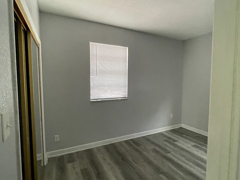 851 SW 4th St #9 — Photo 13