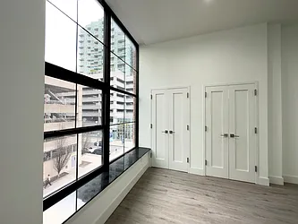 Rented by R New York