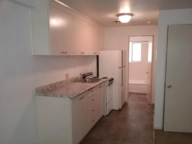 Malabar Apartments — Photo 9