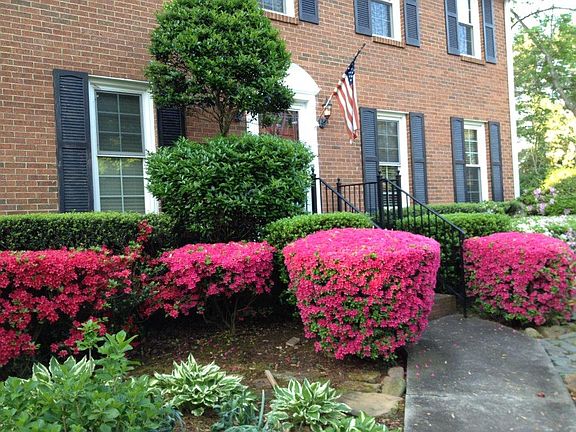 3rd image of 3250 Normandy Cir NE