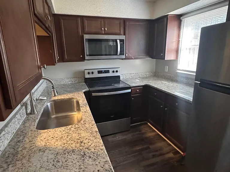 5105 Vann St #C — Photo 5