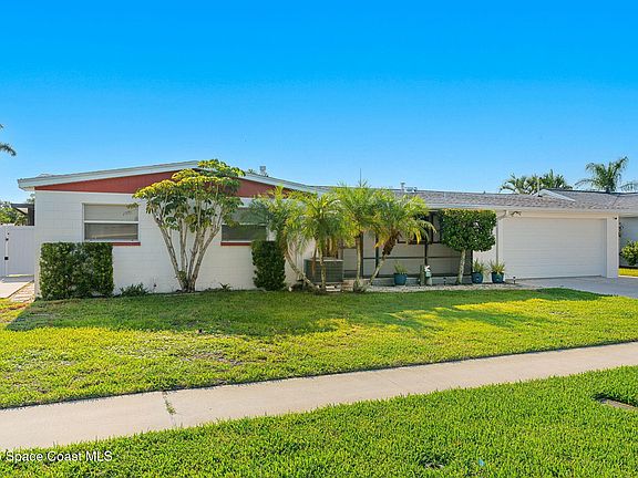 3rd image of 940 Waikiki Dr