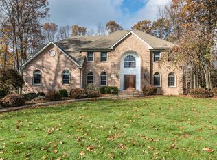 2 Kingsbrook Ct, Mendham, NJ 07945