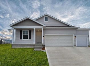 7101 Chenango Ln, Cedar Rapids, IA 52404