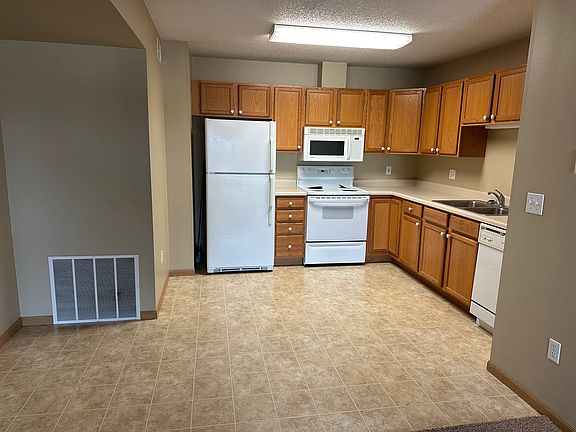 5th image of 573 N 4th St