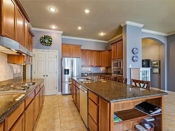 5th image of 3066 Hill Ct